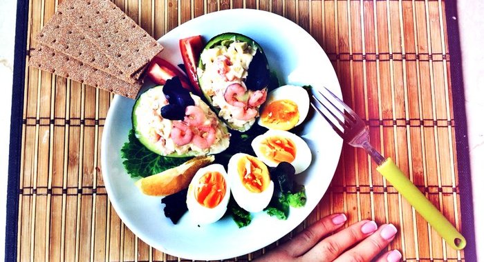 Авокадо с креветками