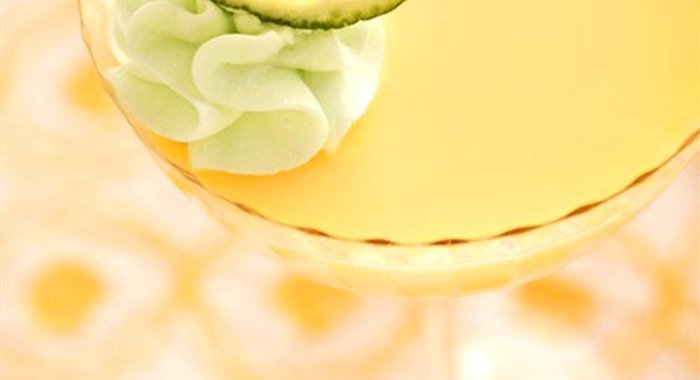 Апельсиновый поссет с лаймовыми взбитыми сливками