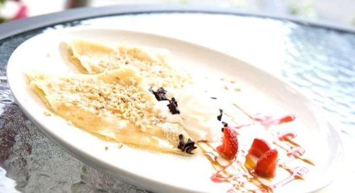 Хрустящие тортильи с ягодным соусом