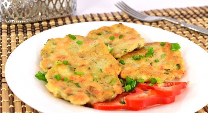 Рубленные котлетки из семги с шампиньонами