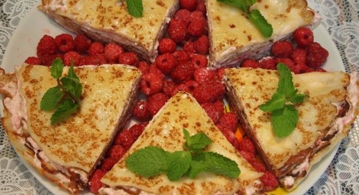 Заварные блинчики с творогом и малиной