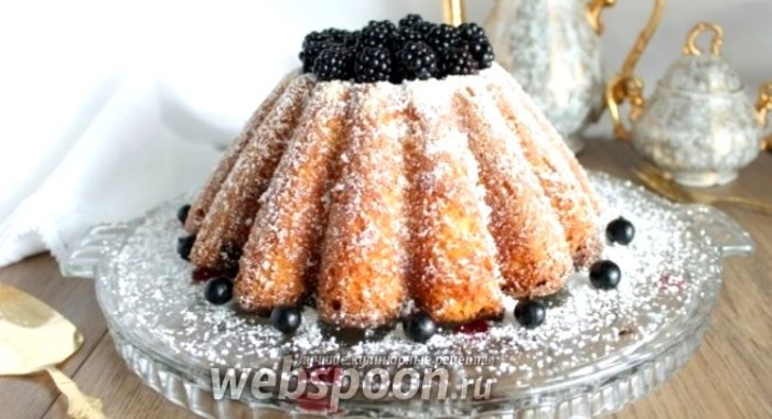 Сметанный кекс с повидлом