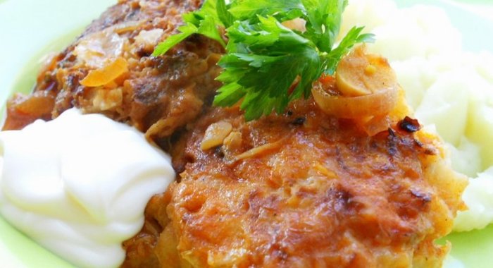 Капустные котлеты в томате