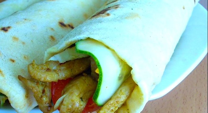 Рулет из лаваша с авокадо