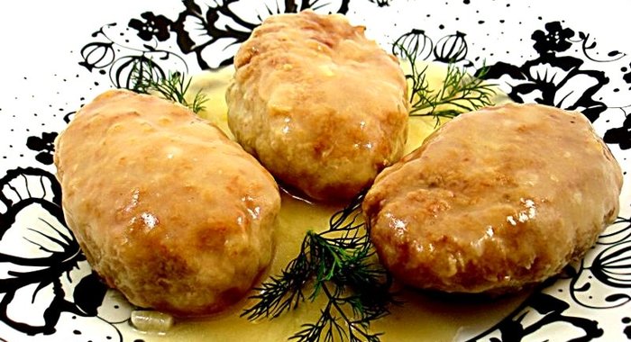 Котлеты с картофелем в соусе