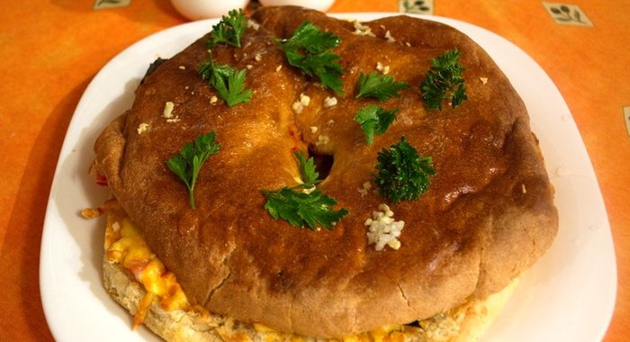 Запеченный лааваш с сыром и зеленью