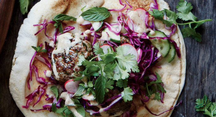 Котлеты из ягненка с чесночным соусом