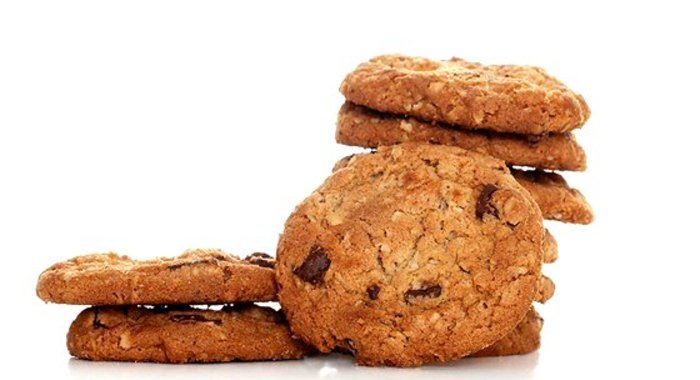 Овсяное печенье с шоколадом и вишней