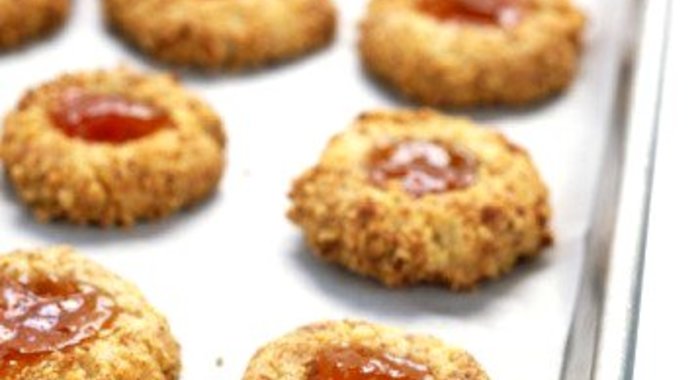 Пасхальное миндальное печенье с джемом