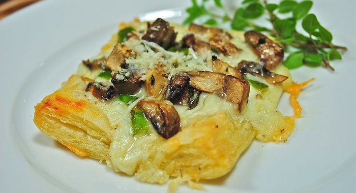 Слоеный пирог со спаржей