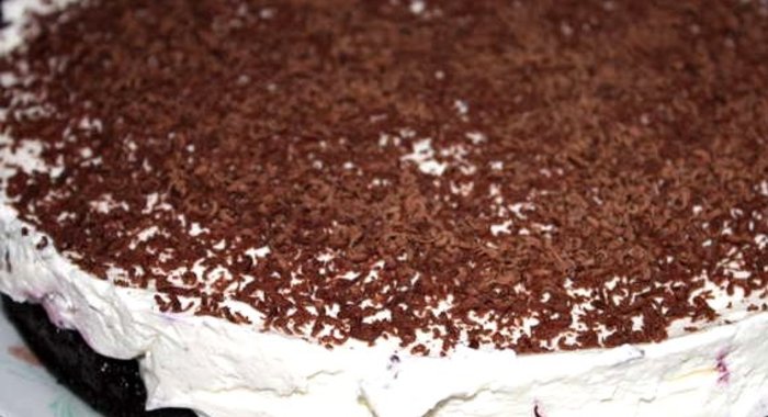 Торт с черничным вареньем