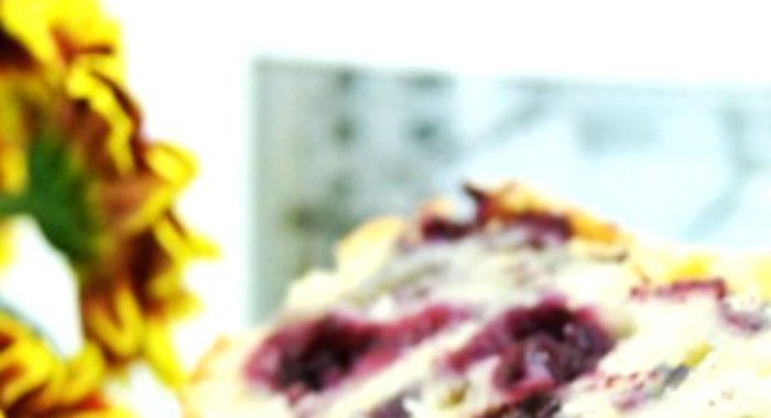 Кекс с черной смородиной