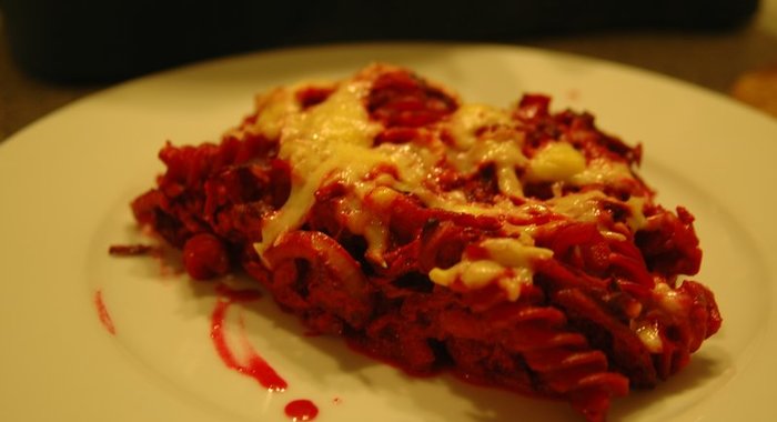 Свекольная запеканка с макаронами
