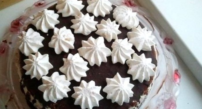 Быстрый ореховый торт с воздушным кремом