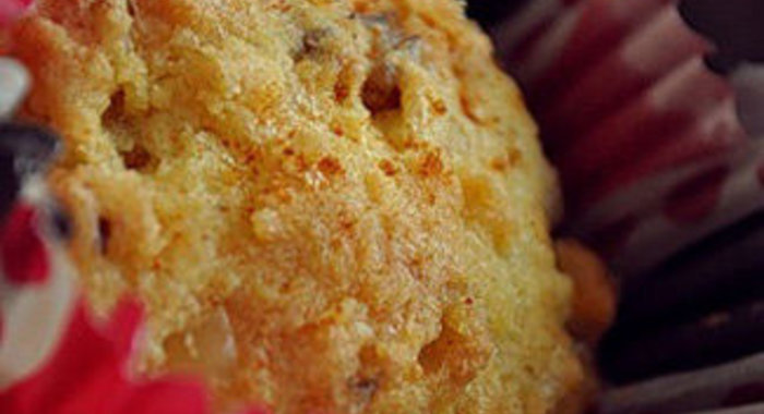 Кукурузно-сырные кексы с семечками и грецкими орехами