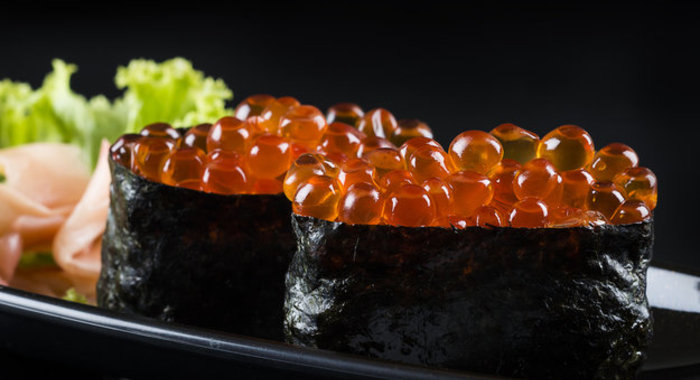 Роллы с икрой