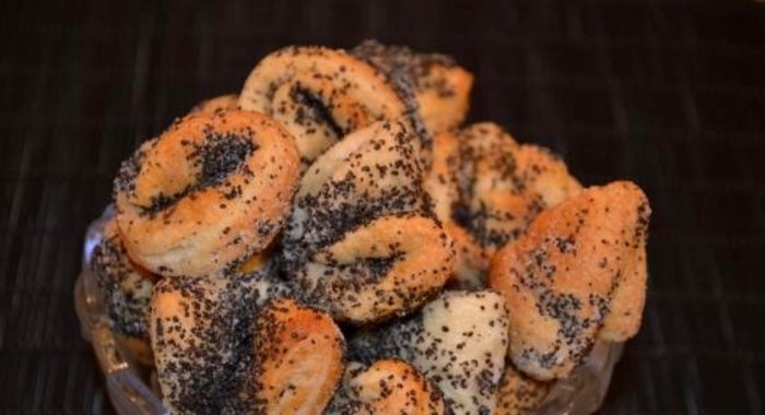 Слоеное печенье с маком