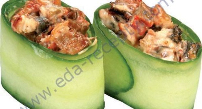 Огуречные рулеты из форели