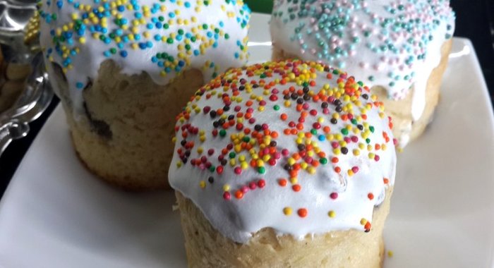 Пасхальный кулич на свежих дрожжах со сметаной