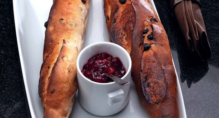 Багет с изюмом