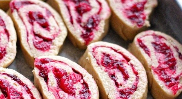 Клюквенный рулет