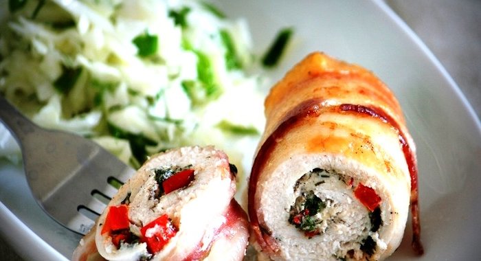 Куриные рулетики в беконе