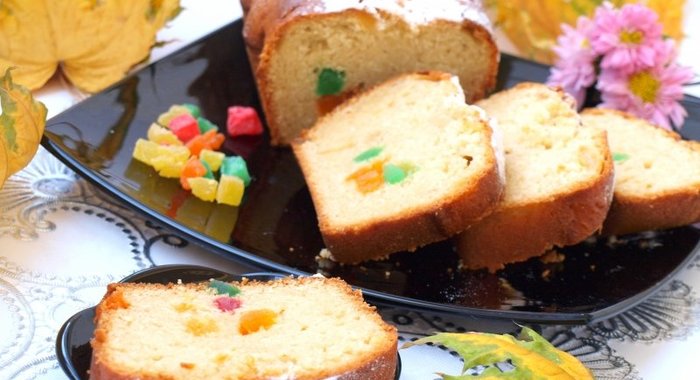 Йогуртовый кекс с цукатами