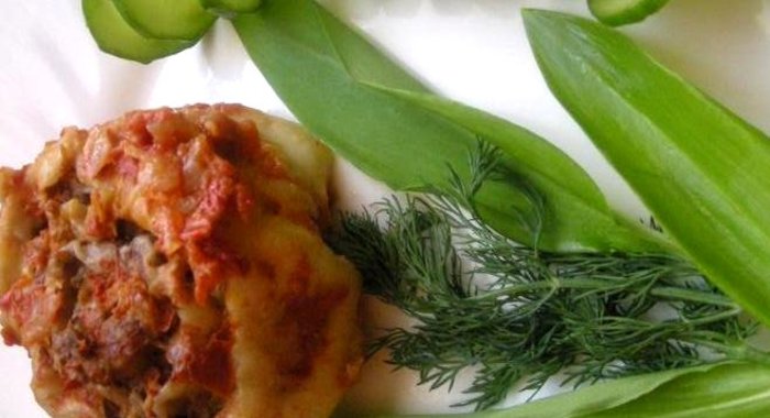 Рулетики из теста с фаршем