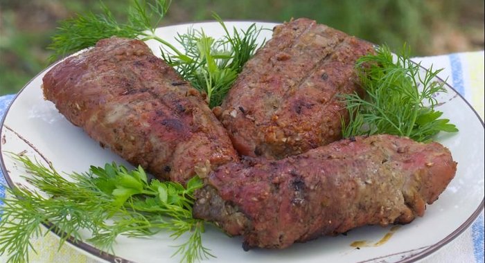 Рулет из телятины и баклажана