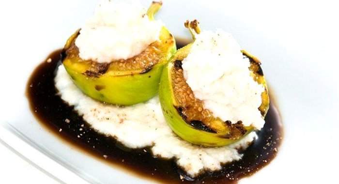 Инжир на гриле с рикоттой