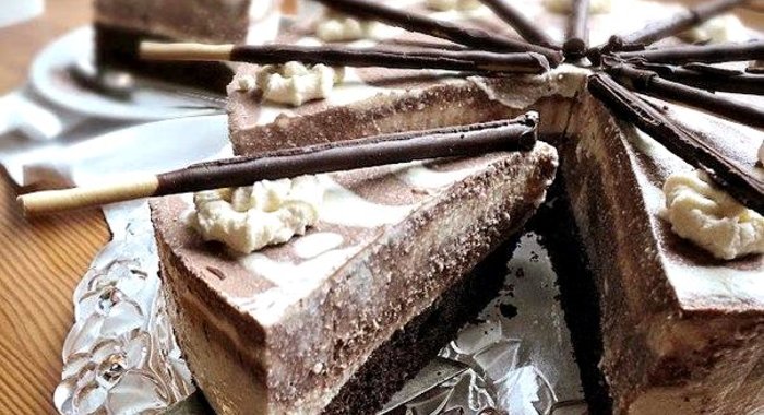 Торт Зебра с творожным и шоколадным кремом