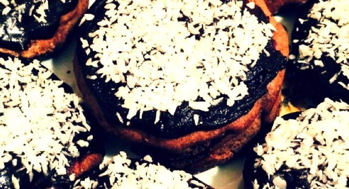 Шоколадный кекс с шоколадным соусом