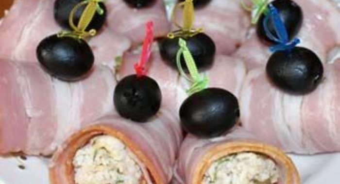 Рулетики из бекона с начинкой