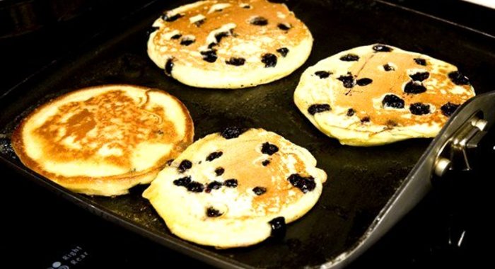 Блинчики с черникой