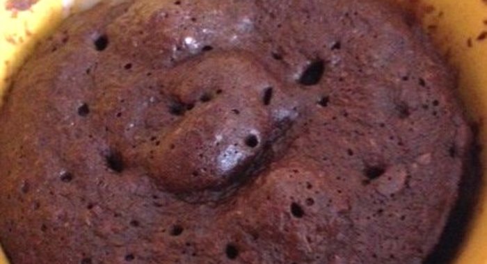 Шоколадный овсяный кекс с творожно-банановым кремом