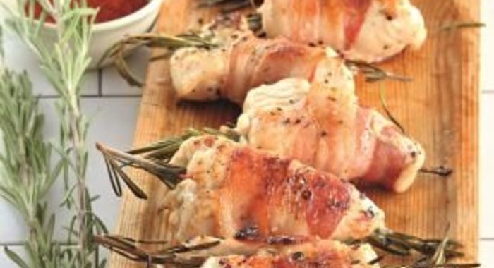 Рулетики из индейки в беконе