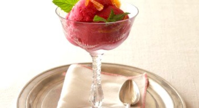 Гранита с клубникой и манго