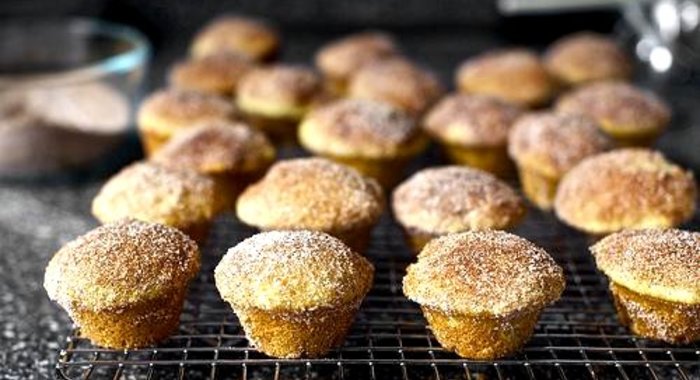 Мини-кексы с корицей и коричневым маслом