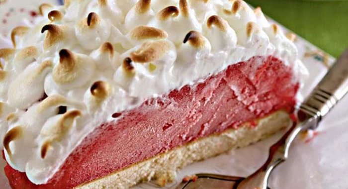 Торт «Аляска» с лесной земляникой