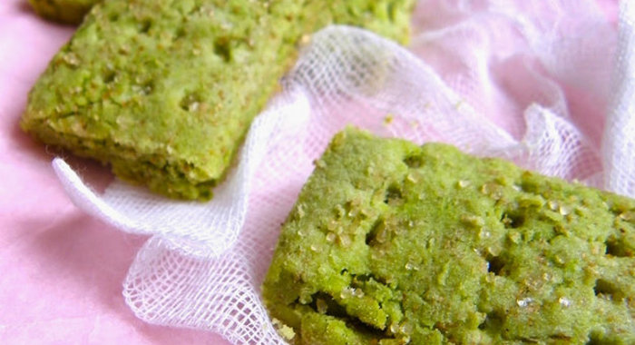 Хрустящее печенье с зеленым чаем