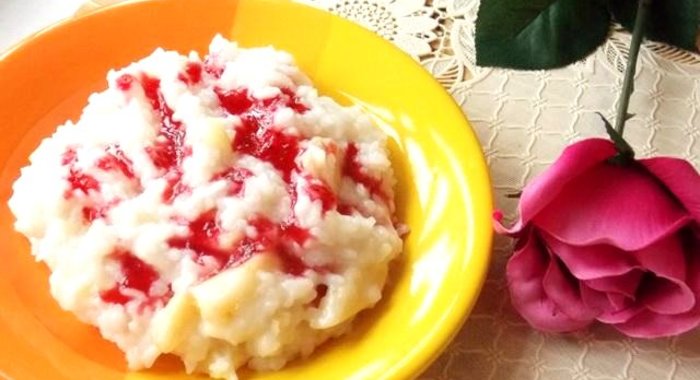 Рисовая каша с яблоками
