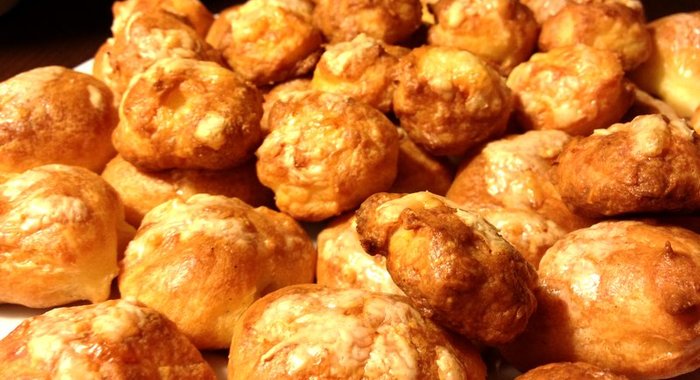 Гужеры (булочки из заварного теста с сыром)