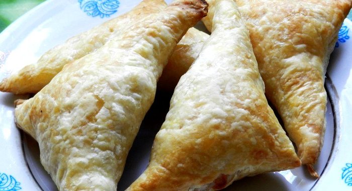 Слойки с ветчиной и сыром