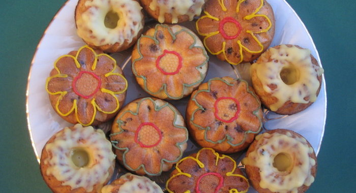 Кексы с изюмом и лимонной цедрой