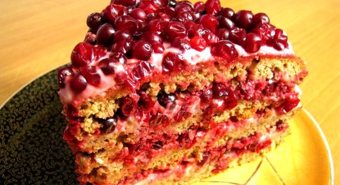 Торт с брусникой