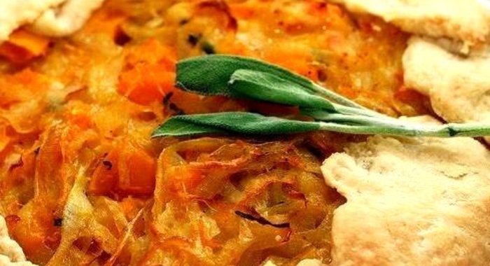 Пирог с начинкой из тыквы и лука