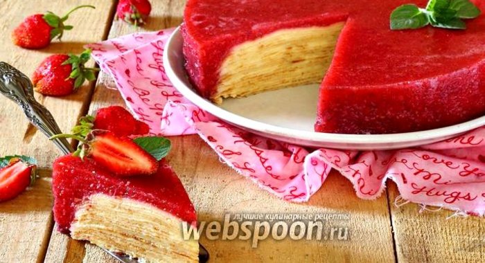 Блинный торт с клубничным желе