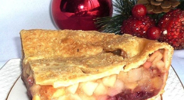 Пирог с яблоками и клюквой