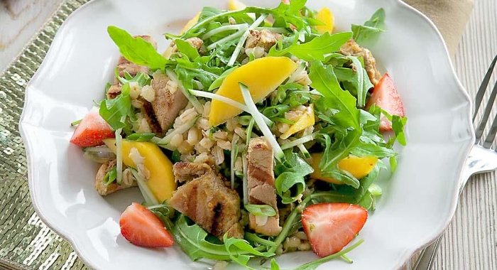 Канадский салат с перловкой