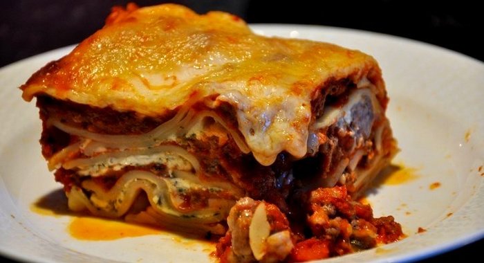 Лазанья с фаршем и помидорами